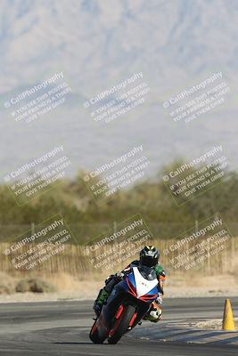 media/Oct-30-2025-Racers Edge (Thu) [[dabbdaf680]]/3-B Group/Session 2 Turn 2/